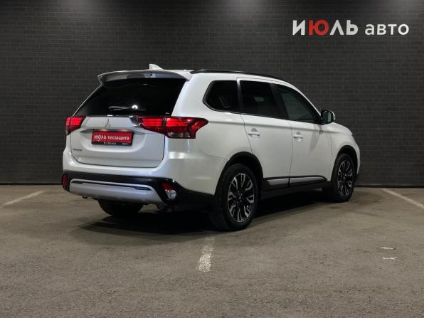 Mitsubishi Outlander III Рестайлинг 3 с пробегом 2021 года, цена 2 270 000 рублей, 137629 км, внедорожник, Автокод Объявления