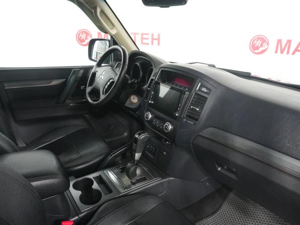 Mitsubishi Pajero IV Рестайлинг 1 с пробегом 2013 года, цена 2 198 000 рублей, 214000 км, внедорожник, Автокод Объявления