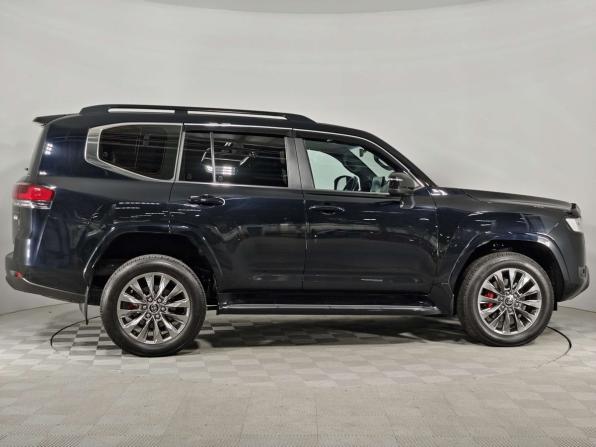 Toyota Land Cruiser 300 Series с пробегом 2023 года, цена 11 717 000 рублей, 39550 км, внедорожник, Автокод Объявления
