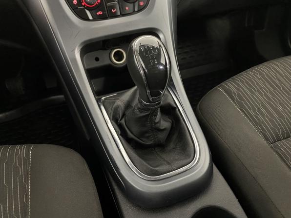 Opel Astra J Рестайлинг с пробегом 2012 года, цена 700 000 рублей, 249505 км, седан, Автокод Объявления