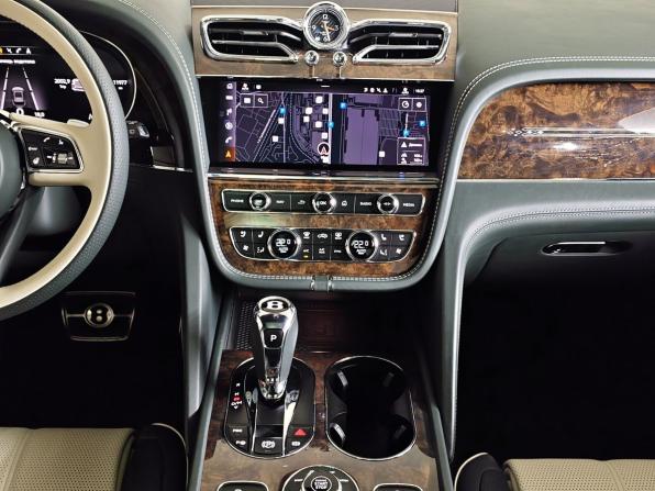 Bentley Bentayga I Рестайлинг с пробегом 2023 года, цена 28 000 000 рублей, 11975 км, внедорожник, Автокод Объявления