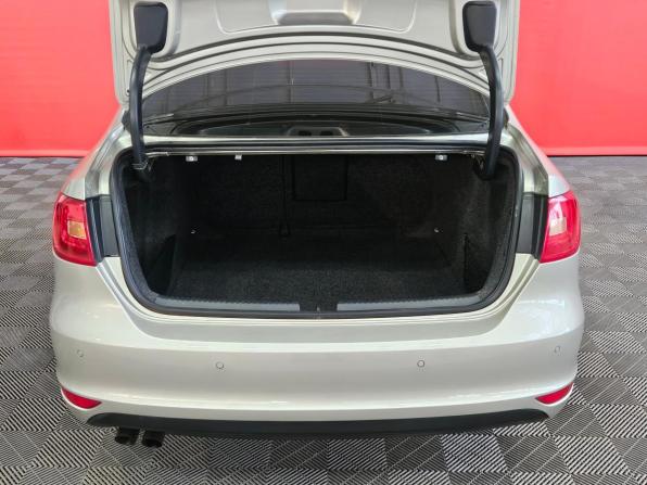 Volkswagen Jetta VI с пробегом 2012 года, цена 899 000 рублей, 186000 км, седан, Автокод Объявления