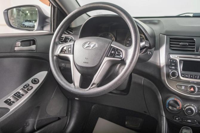 Hyundai Solaris I Рестайлинг с пробегом 2016 года, цена 1 189 000 рублей, 115000 км, седан, Автокод Объявления