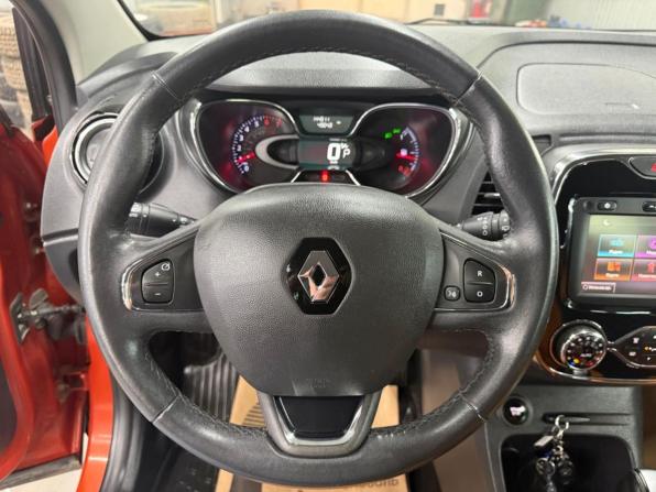 Renault Kaptur I с пробегом 2017 года, цена 1 546 000 рублей, 144902 км, внедорожник, Автокод Объявления