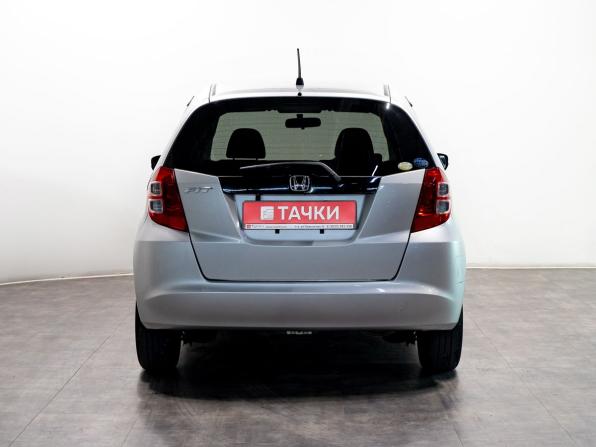 Honda Fit II с пробегом 2010 года, цена 950 000 рублей, 131254 км, хэтчбек, Автокод Объявления