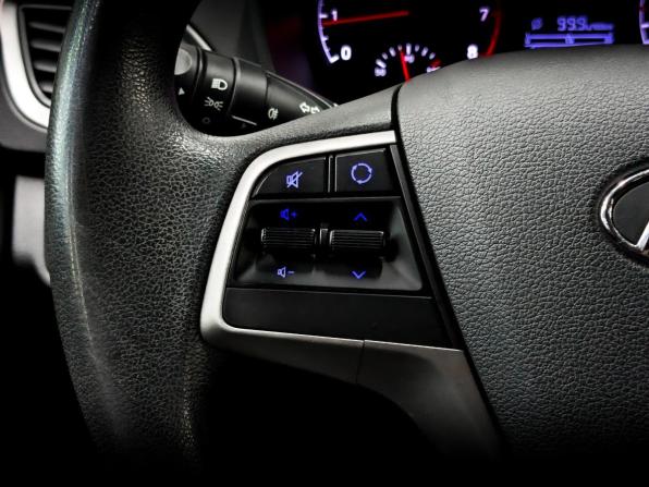 Hyundai Solaris II с пробегом 2017 года, цена 1 015 000 рублей, 226605 км, седан, Автокод Объявления