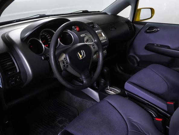 Honda Jazz I Рестайлинг с пробегом 2006 года, цена 650 000 рублей, 177000 км, хэтчбек, Автокод Объявления