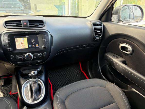 Kia Soul II Рестайлинг с пробегом 2018 года, цена 1 525 000 рублей, 135000 км, хэтчбек, Автокод Объявления