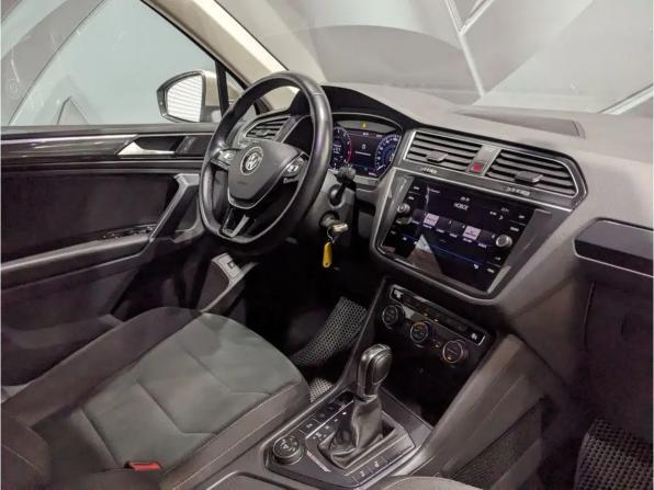 Volkswagen Tiguan II с пробегом 2017 года, цена 2 800 000 рублей, 107930 км, внедорожник, Автокод Объявления