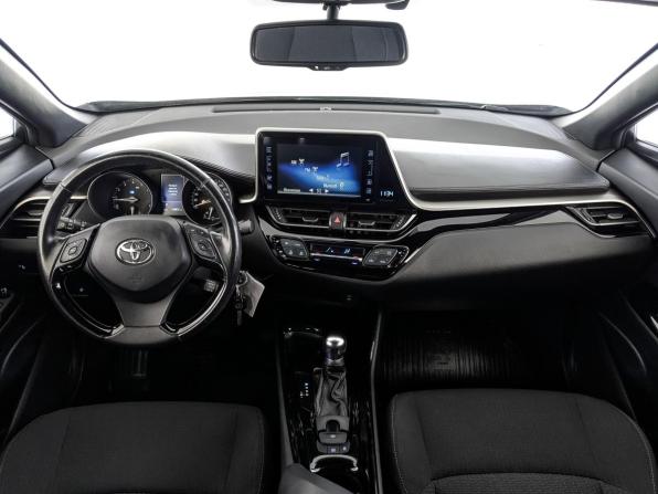 Toyota C-HR I с пробегом 2018 года, цена 1 970 000 рублей, 156834 км, внедорожник, Автокод Объявления