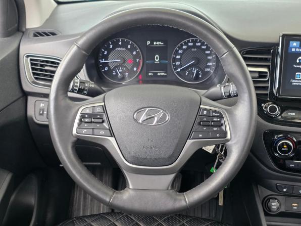 Hyundai Solaris II Рестайлинг с пробегом 2022 года, цена 1 789 000 рублей, 23482 км, седан, Автокод Объявления