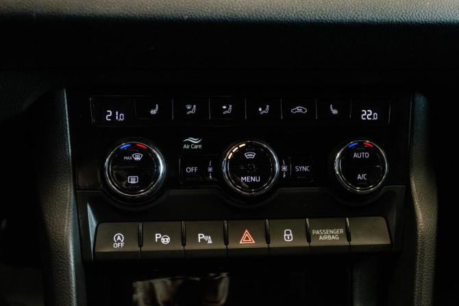 Skoda Karoq I с пробегом 2021 года, цена 2 149 000 рублей, 128548 км, внедорожник, Автокод Объявления
