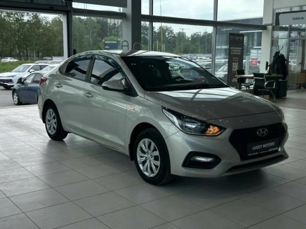 Hyundai Solaris II с пробегом 2018 года, цена 1 295 000 рублей, 80432 км, седан, Автокод Объявления