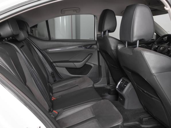 Skoda Octavia IV (A8) с пробегом 2021 года, цена 2 565 100 рублей, 82469 км, лифтбек, Автокод Объявления