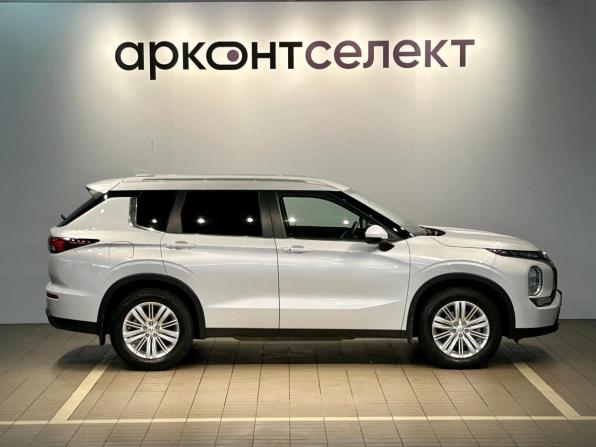 Mitsubishi Outlander IV с пробегом 2023 года, цена 3 727 000 рублей, 4661 км, внедорожник, Автокод Объявления