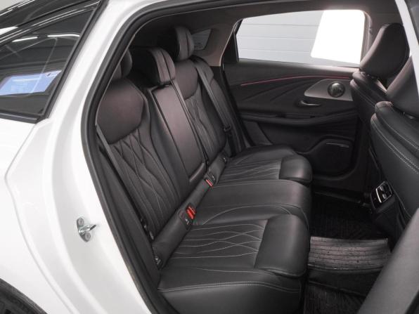 Chery Arrizo 8 с пробегом 2023 года, цена 2 299 000 рублей, 16397 км, седан, Автокод Объявления