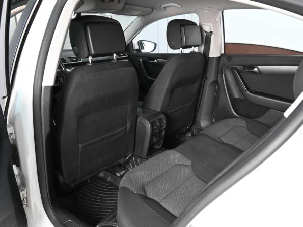 Volkswagen Passat B7 с пробегом 2012 года, цена 979 000 рублей, 164168 км, седан, Автокод Объявления