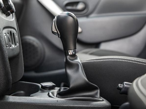 Renault Logan II с пробегом 2018 года, цена 998 000 рублей, 105716 км, седан, Автокод Объявления