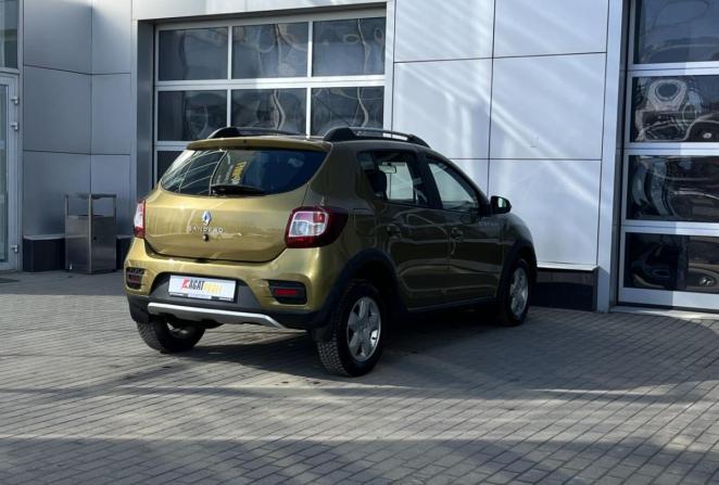 Renault Sandero II с пробегом 2015 года, цена 820 000 рублей, 177812 км, хэтчбек, Автокод Объявления