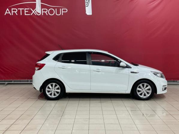 Kia Rio III Рестайлинг с пробегом 2015 года, цена 805 000 рублей, 161625 км, хэтчбек, Автокод Объявления