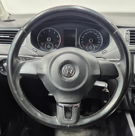 Volkswagen Jetta VI Рестайлинг с пробегом 2014 года, цена 980 000 рублей, 218000 км, седан, Автокод Объявления