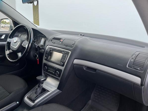 Skoda Octavia II (A5) Рестайлинг с пробегом 2012 года, цена 780 000 рублей, 143000 км, лифтбек, Автокод Объявления