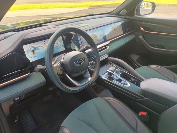 Geely Monjaro I с пробегом 2023 года, цена 3 050 000 рублей, 53143 км, внедорожник, Автокод Объявления