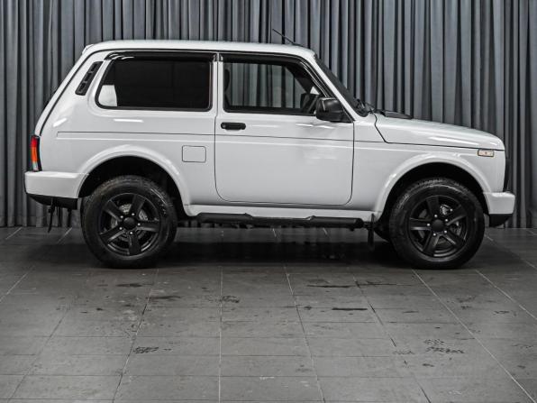 Lada (ВАЗ) Niva Legend I с пробегом 2025 года, цена 949 000 рублей, 5563 км, внедорожник, Автокод Объявления