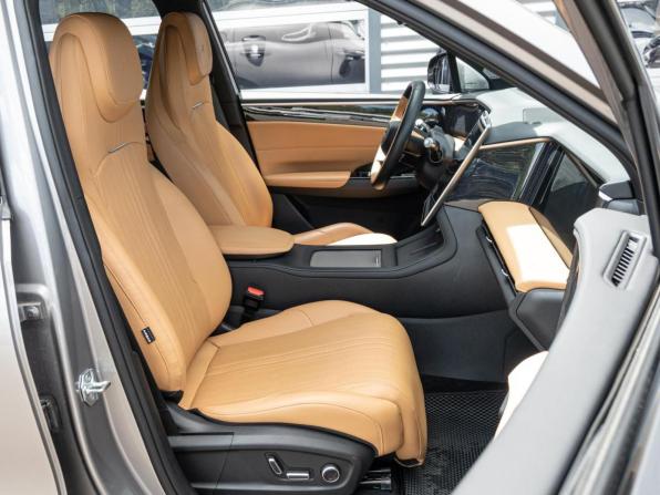Geely Galaxy L7 с пробегом 2023 года, цена 3 150 000 рублей, 12689 км, внедорожник, Автокод Объявления