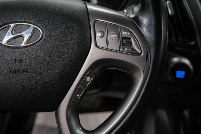 Hyundai ix35 I Рестайлинг с пробегом 2013 года, цена 1 709 000 рублей, 130000 км, внедорожник, Автокод Объявления