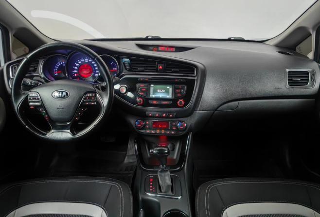 Kia Ceed II Рестайлинг с пробегом 2016 года, цена 1 077 000 рублей, 226329 км, хэтчбек, Автокод Объявления