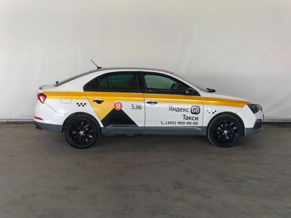 Skoda Rapid II с пробегом 2021 года, цена 935 000 рублей, 347779 км, лифтбек, Автокод Объявления