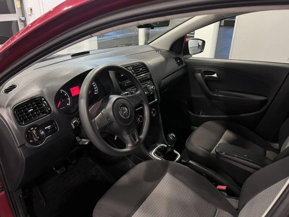 Volkswagen Polo V с пробегом 2011 года, цена 650 000 рублей, 188620 км, седан, Автокод Объявления