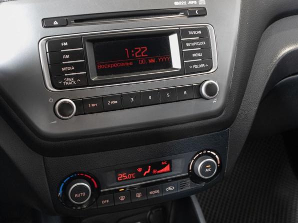 Kia Rio III Рестайлинг с пробегом 2016 года, цена 900 000 рублей, 164572 км, седан, Автокод Объявления