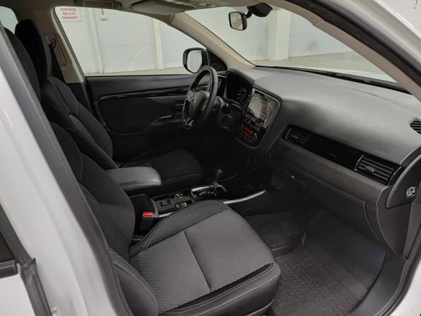 Mitsubishi Outlander III Рестайлинг 3 с пробегом 2019 года, цена 2 150 000 рублей, 92301 км, внедорожник, Автокод Объявления