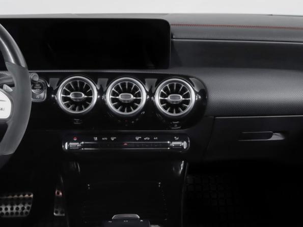 Mercedes-Benz CLA II (C118 X118) с пробегом 2020 года, цена 3 100 000 рублей, 83326 км, седан, Автокод Объявления