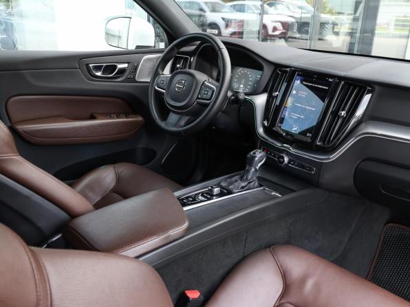 Volvo XC60 II Рестайлинг с пробегом 2021 года, цена 4 049 000 рублей, 72730 км, внедорожник, Автокод Объявления