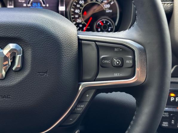Ram 1500 V с пробегом 2021 года, цена 6 250 000 рублей, 95776 км, пикап, Автокод Объявления