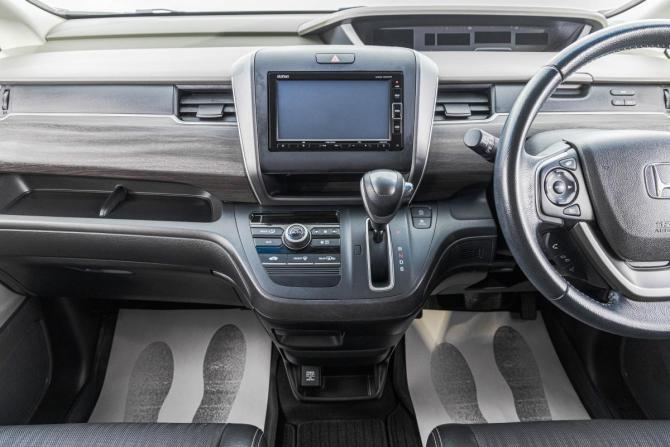 Honda Freed II с пробегом 2018 года, цена 1 889 000 рублей, 95800 км, компактвэн, Автокод Объявления