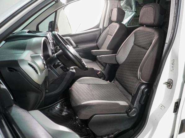 Peugeot Partner II с пробегом 2011 года, цена 679 000 рублей, 236359 км, компактвэн, Автокод Объявления
