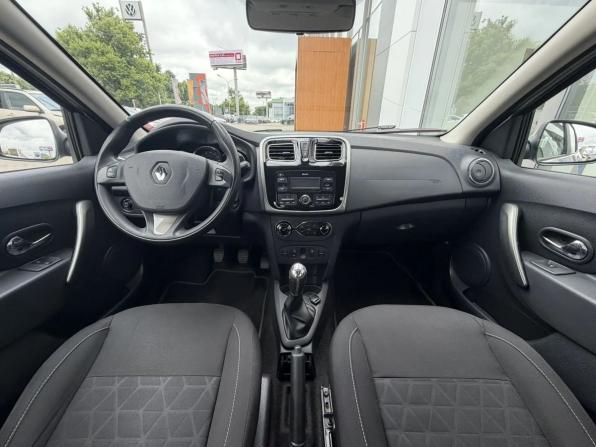 Renault Sandero II с пробегом 2017 года, цена 720 000 рублей, 209565 км, хэтчбек, Автокод Объявления