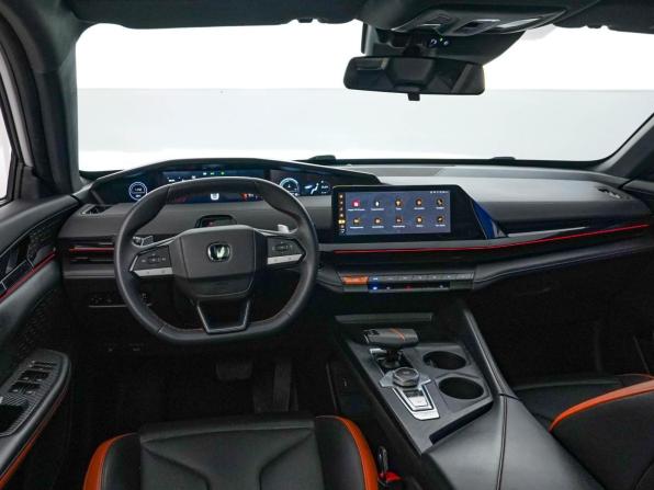 Changan UNI-V I с пробегом 2023 года, цена 2 277 077 рублей, 50501 км, лифтбек, Автокод Объявления