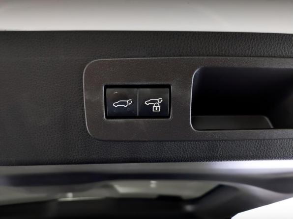 Toyota Land Cruiser 300 Series с пробегом 2021 года, цена 9 500 000 рублей, 52262 км, внедорожник, Автокод Объявления