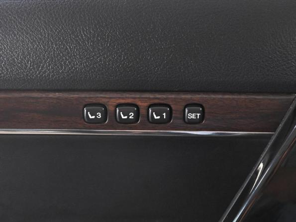 Toyota Land Cruiser 200 Series Рестайлинг 2 с пробегом 2016 года, цена 4 619 000 рублей, 392092 км, внедорожник, Автокод Объявления