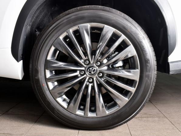 Toyota Highlander IV (XU70) с пробегом 2026 года, цена 5 274 995 рублей, 24 км, внедорожник, Автокод Объявления