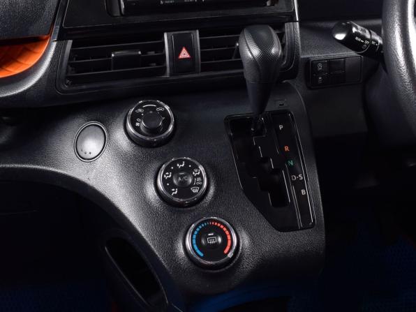Toyota Sienta II Рестайлинг с пробегом 2019 года, цена 1 249 995 рублей, 184189 км, компактвэн, Автокод Объявления