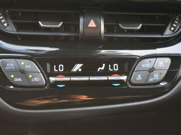 Toyota C-HR I с пробегом 2018 года, цена 2 099 000 рублей, 76815 км, внедорожник, Автокод Объявления