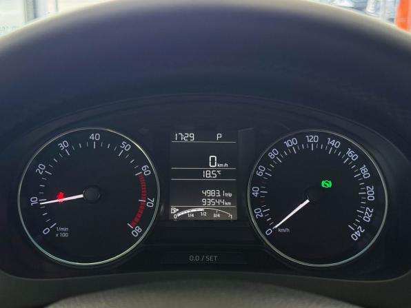 Skoda Rapid I с пробегом 2015 года, цена 1 297 000 рублей, 93544 км, лифтбек, Автокод Объявления