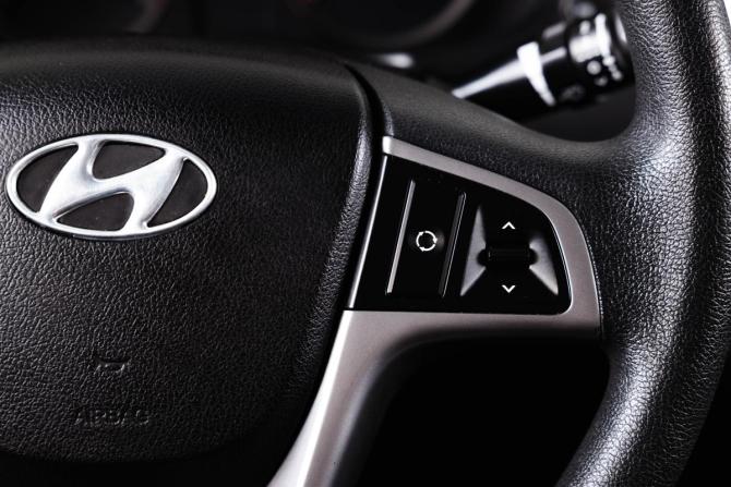 Hyundai Solaris I Рестайлинг с пробегом 2015 года, цена 789 000 рублей, 62823 км, седан, Автокод Объявления