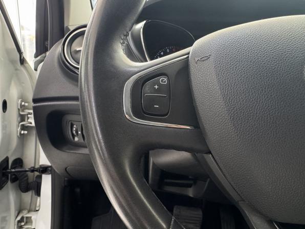 Renault Kaptur I с пробегом 2017 года, цена 1 600 000 рублей, 61195 км, внедорожник, Автокод Объявления